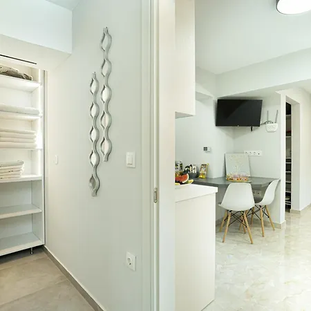 Foxy Summer House Alepou